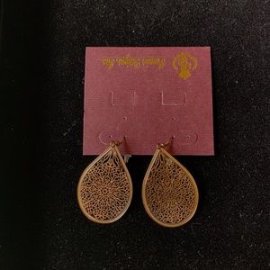 Retired Premier Designs "Gold Lace" Earrings